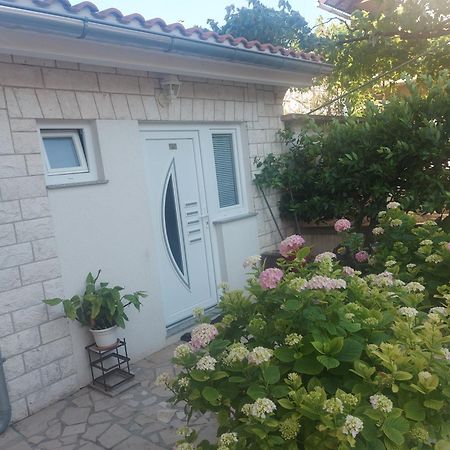 Apartments Jonjic Vodice Buitenkant foto