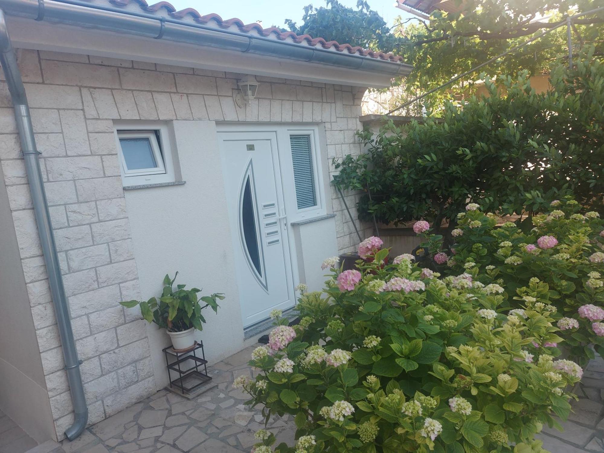 Apartments Jonjic Vodice Buitenkant foto
