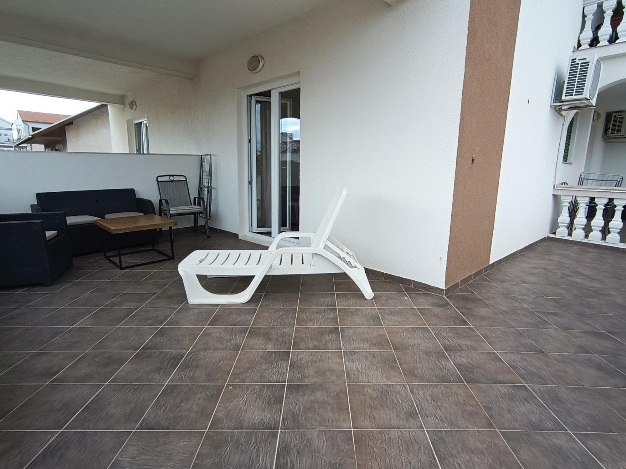 Apartments Jonjic Vodice Buitenkant foto