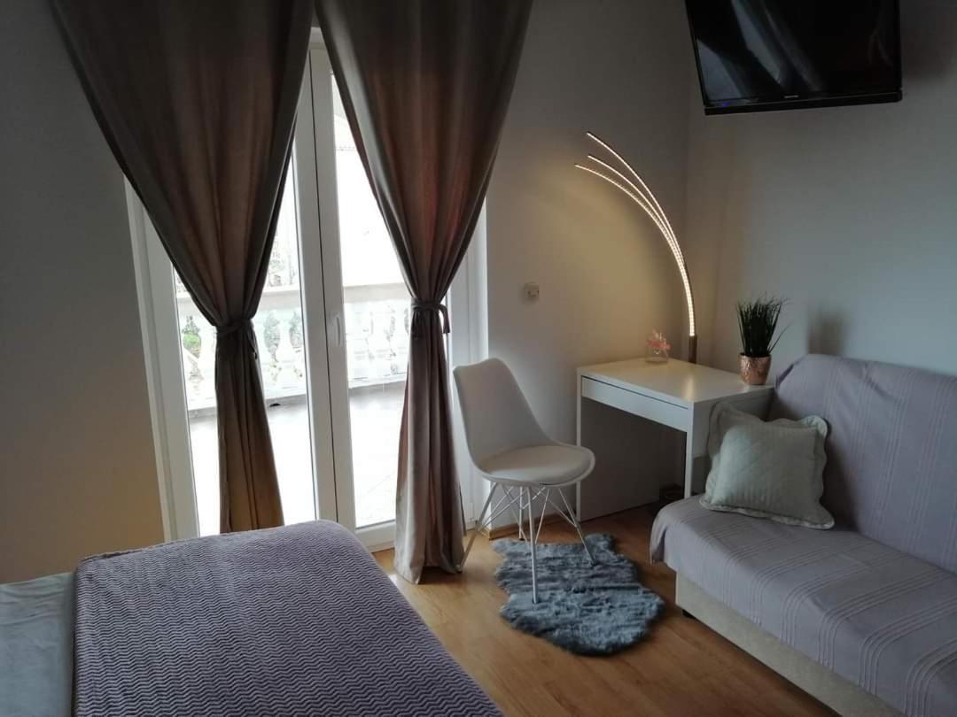 Apartments Jonjic Vodice Buitenkant foto