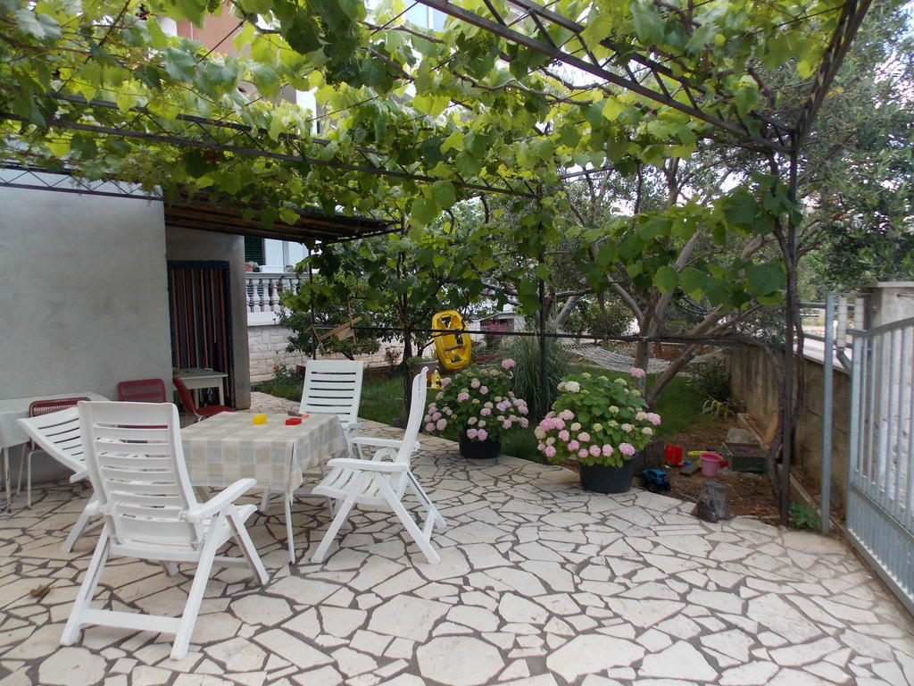 Apartments Jonjic Vodice Buitenkant foto