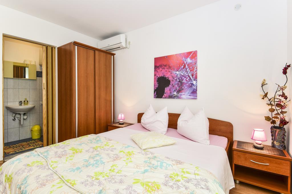 Apartments Jonjic Vodice Buitenkant foto