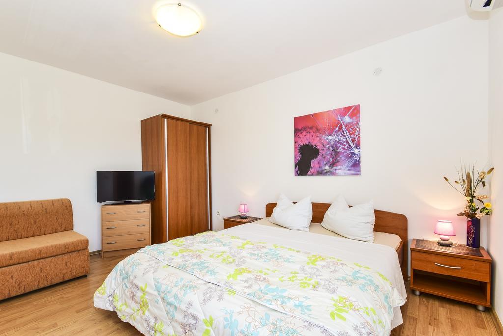 Apartments Jonjic Vodice Buitenkant foto