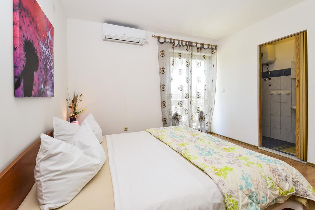 Apartments Jonjic Vodice Buitenkant foto