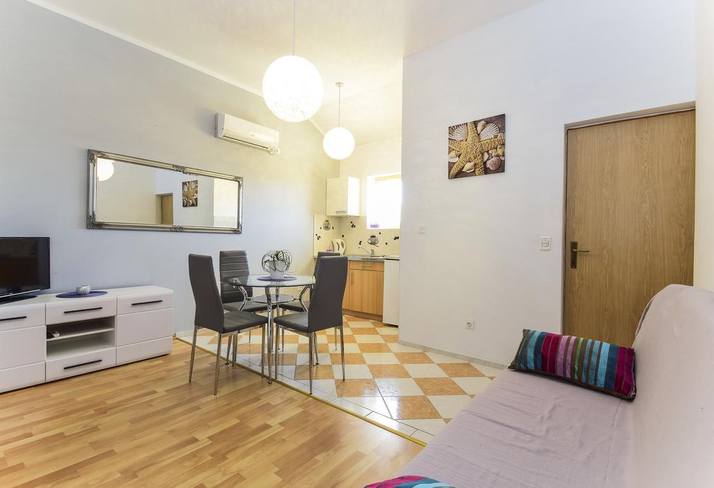 Apartments Jonjic Vodice Buitenkant foto