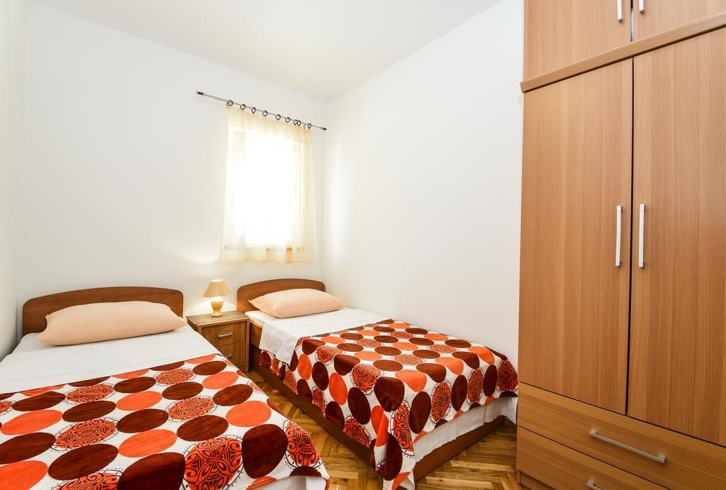 Apartments Jonjic Vodice Buitenkant foto