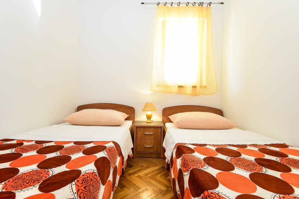 Apartments Jonjic Vodice Buitenkant foto