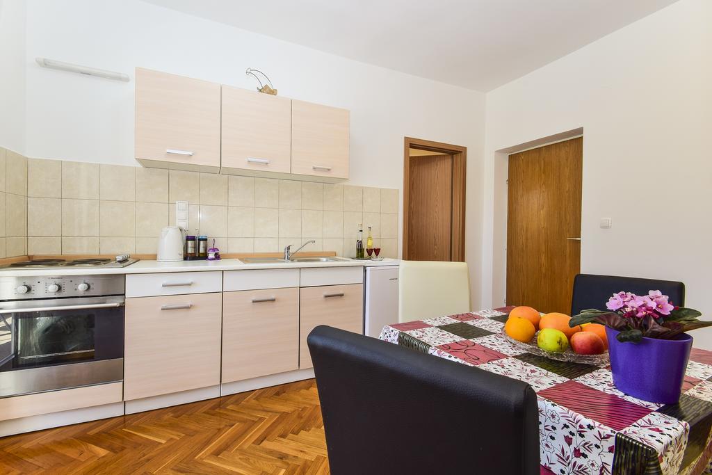 Apartments Jonjic Vodice Buitenkant foto
