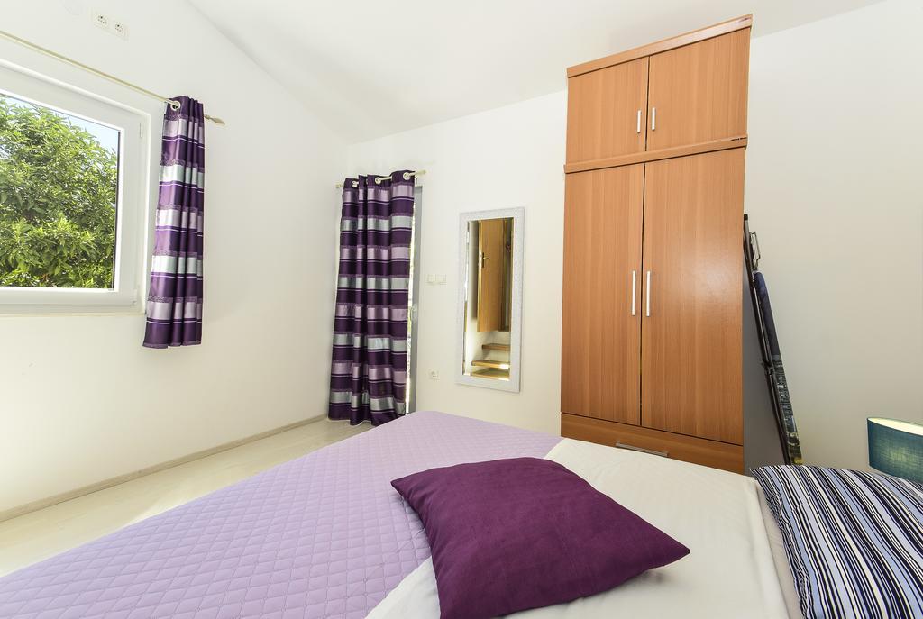 Apartments Jonjic Vodice Buitenkant foto