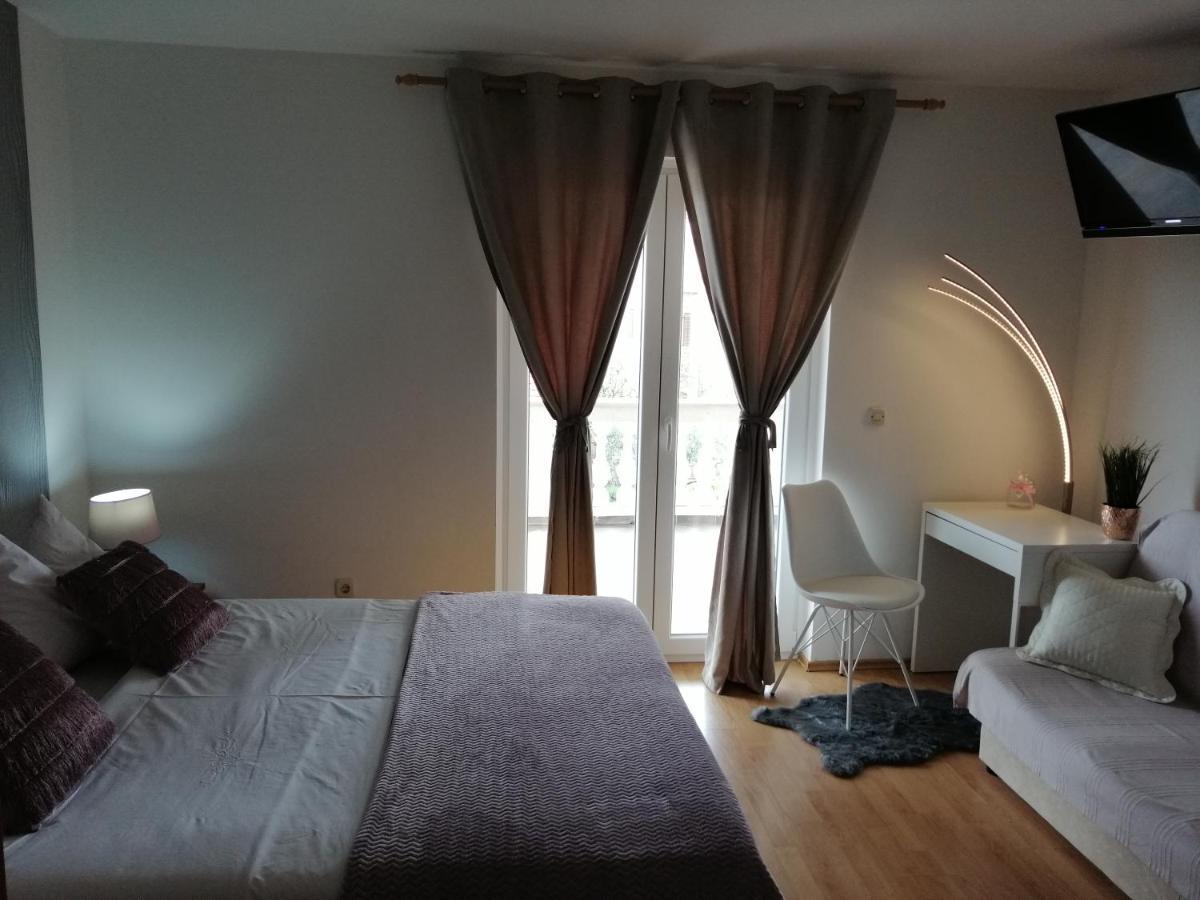 Apartments Jonjic Vodice Buitenkant foto